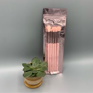 Pink MOTD Makeup Brushes